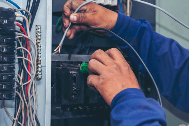 Best Local Electrician Companies  in River Hills, WI